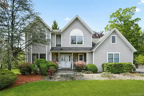 11 Country Hollow Highland Mills NY 10930