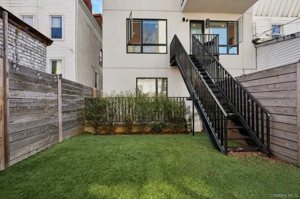 1009 Hancock Street Brooklyn NY 11221