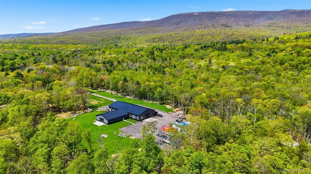 51 Redder Road Pine Bush NY 12566