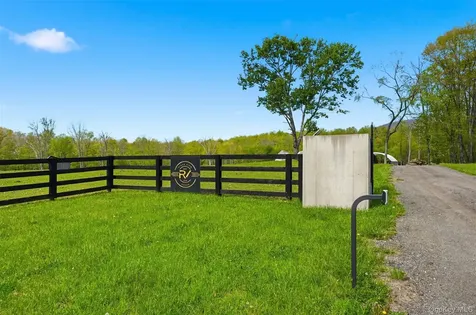 51 Redder Road Pine Bush NY 12566