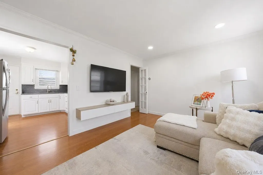 10 Floral Lane Yonkers NY 10703