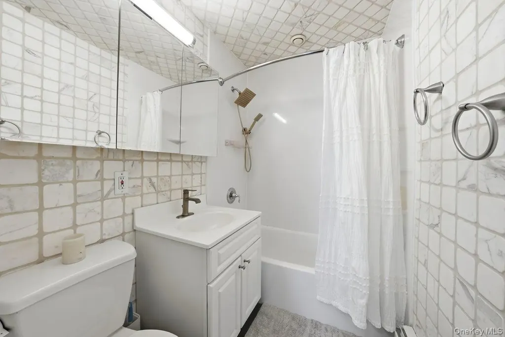 10 Floral Lane Yonkers NY 10703