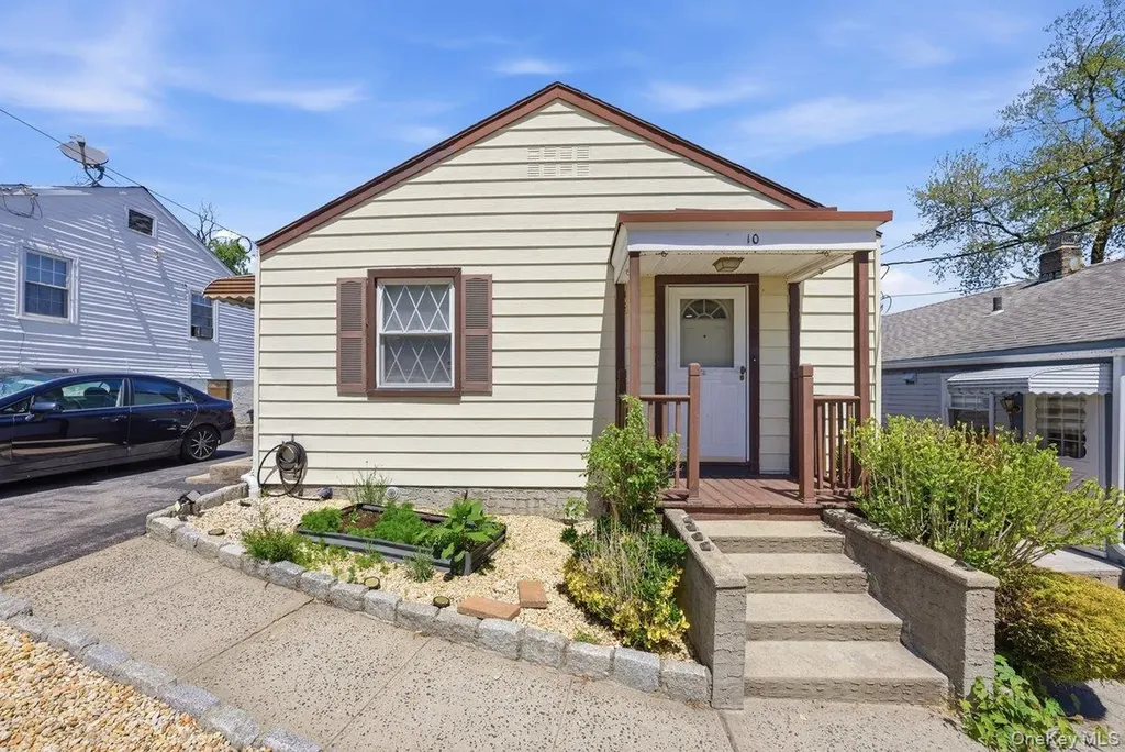10 Floral Lane Yonkers NY 10703