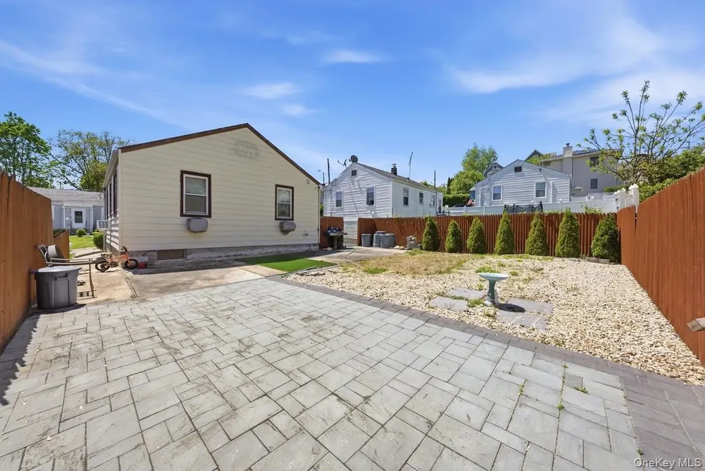 10 Floral Lane Yonkers NY 10703