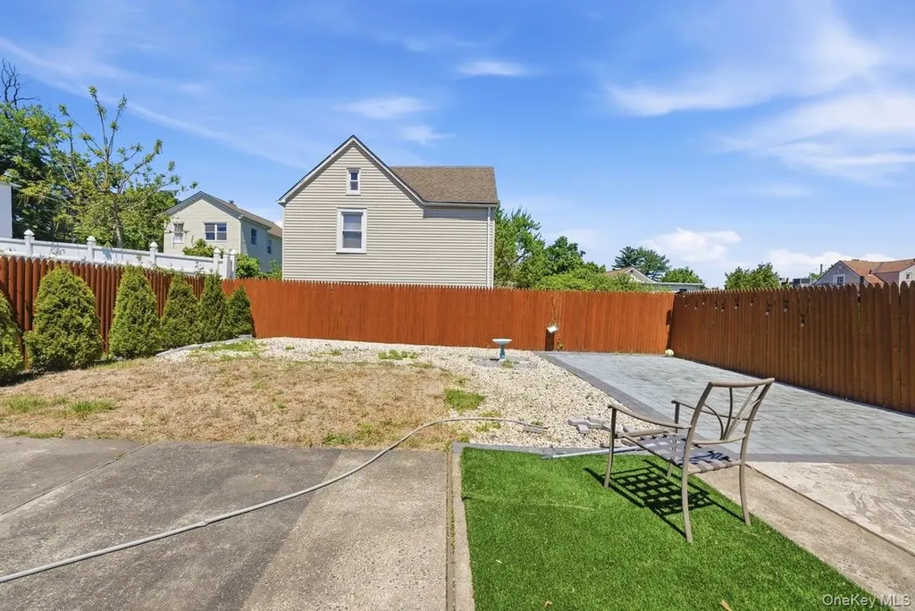 10 Floral Lane Yonkers NY 10703