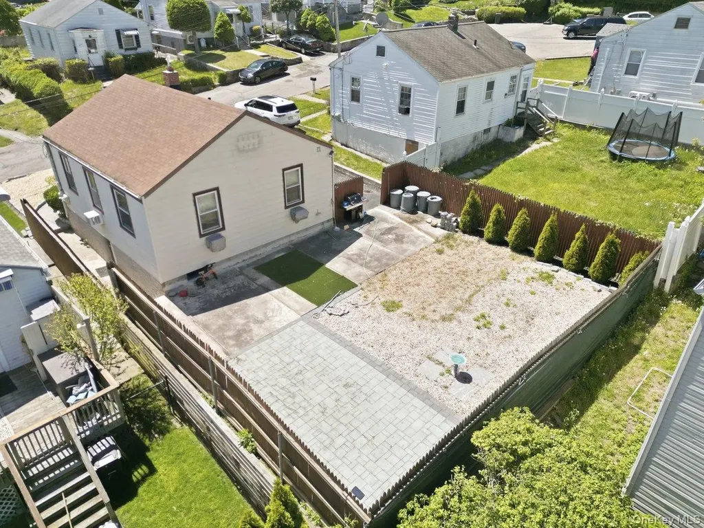 10 Floral Lane Yonkers NY 10703