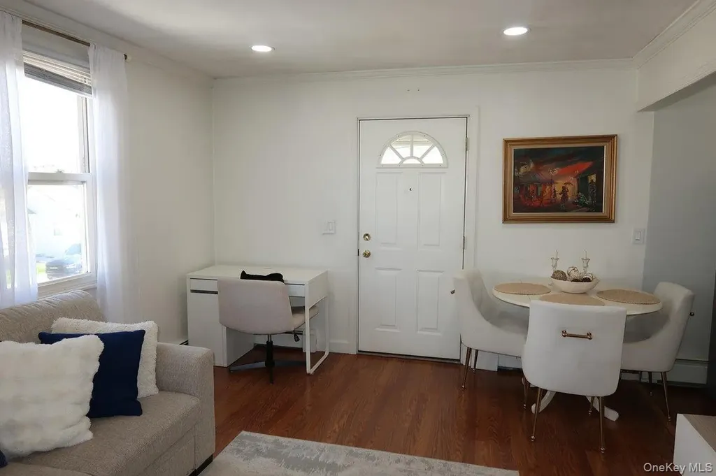 10 Floral Lane Yonkers NY 10703