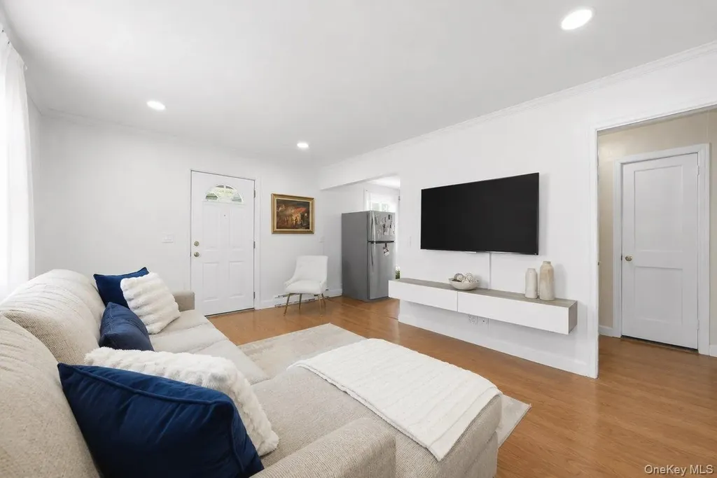 10 Floral Lane Yonkers NY 10703