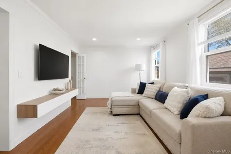 10 Floral Lane Yonkers NY 10703