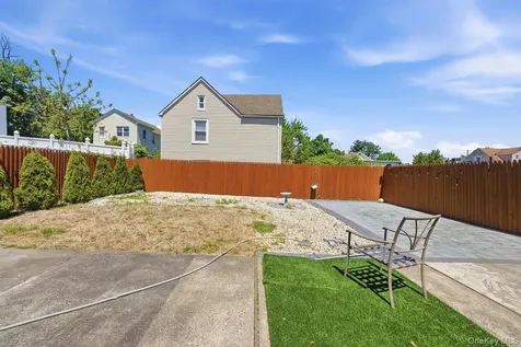 10 Floral Lane Yonkers NY 10703