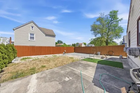 10 Floral Lane Yonkers NY 10703
