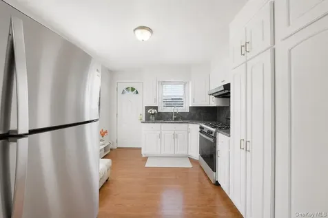 10 Floral Lane Yonkers NY 10703