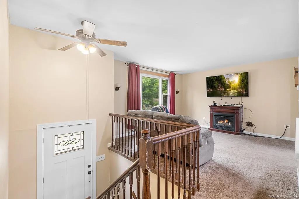 22 Hill View Road New Windsor NY 12553