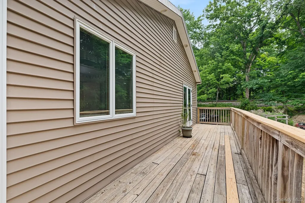 22 Hill View Road New Windsor NY 12553