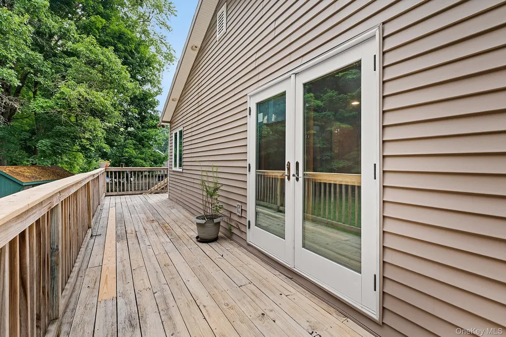 22 Hill View Road New Windsor NY 12553