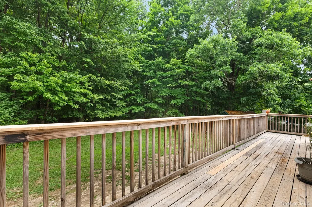 22 Hill View Road New Windsor NY 12553