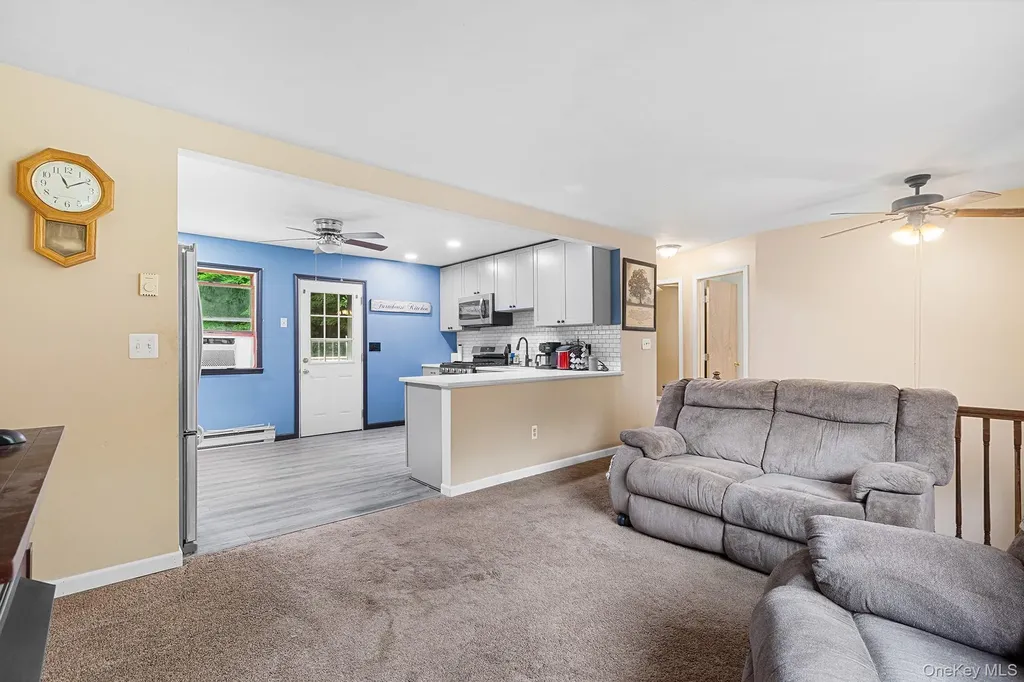 22 Hill View Road New Windsor NY 12553