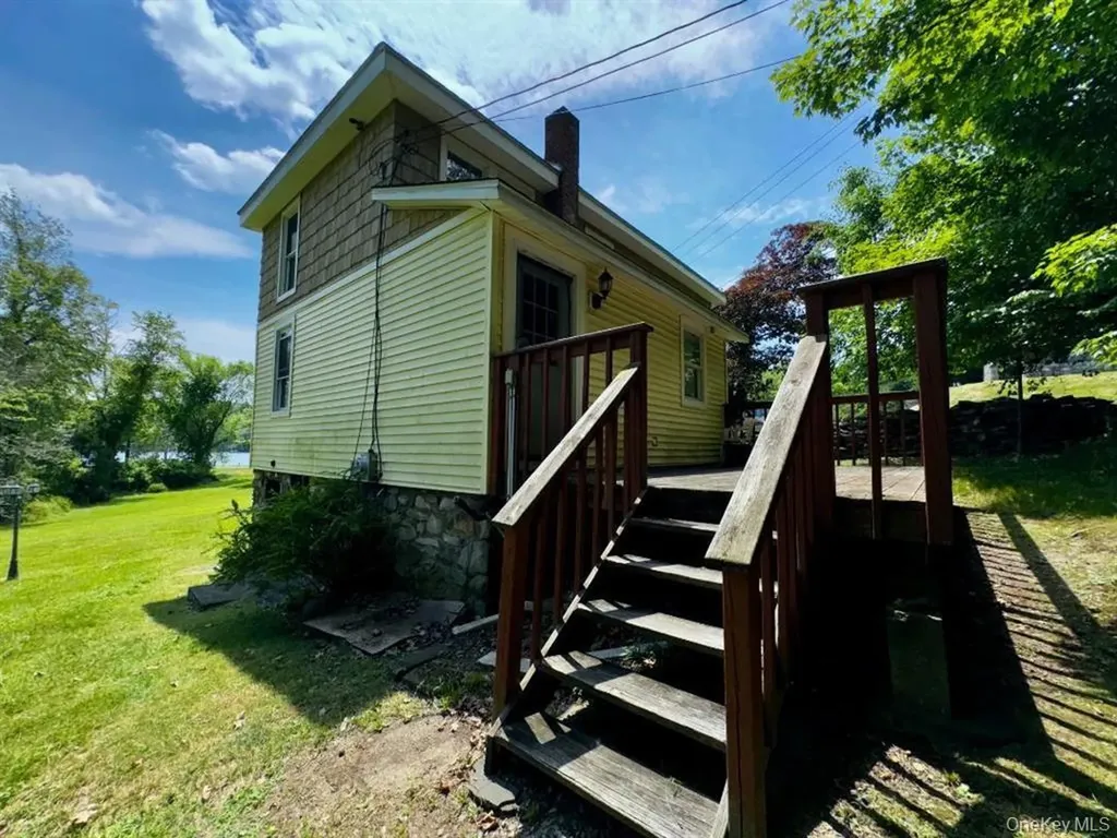 8 Lake Avenue Monroe NY 10950