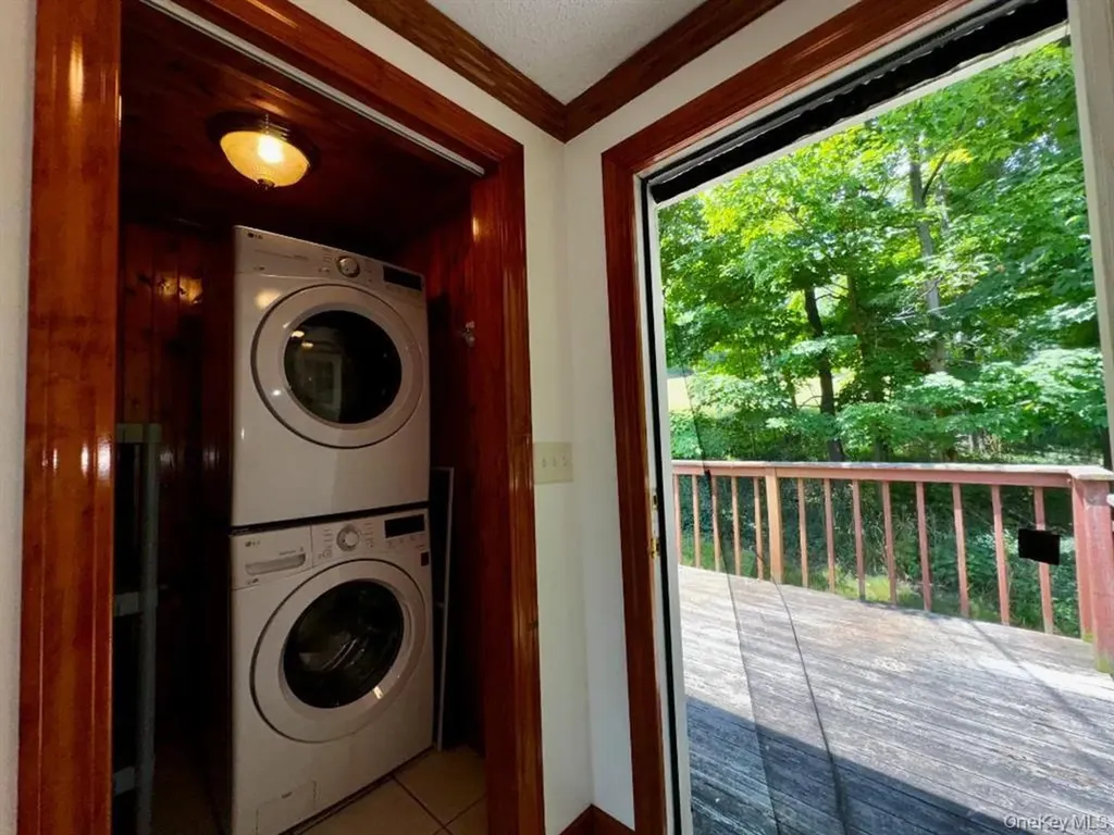8 Lake Avenue Monroe NY 10950