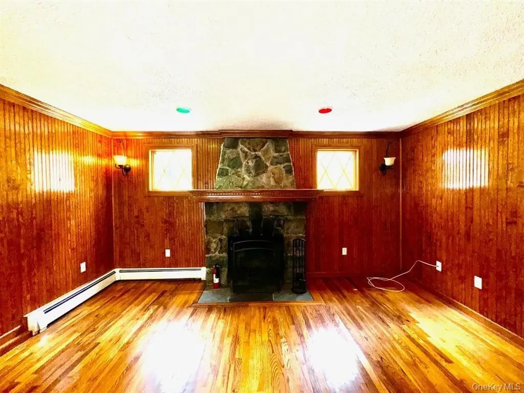 8 Lake Avenue Monroe NY 10950