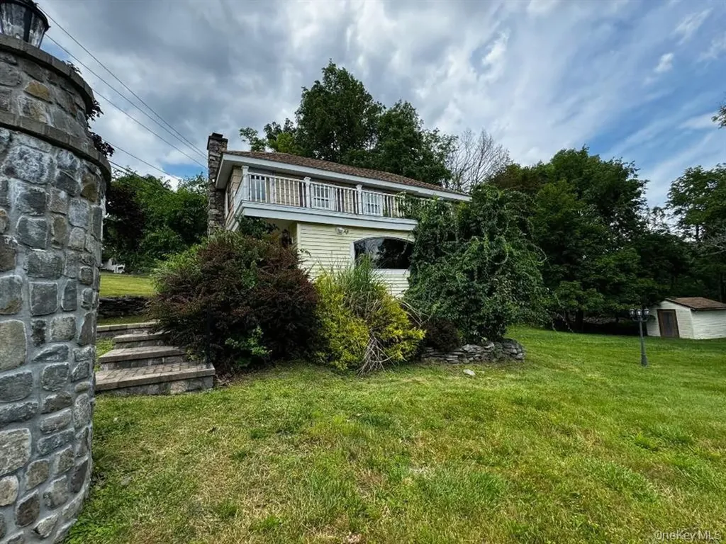8 Lake Avenue Monroe NY 10950