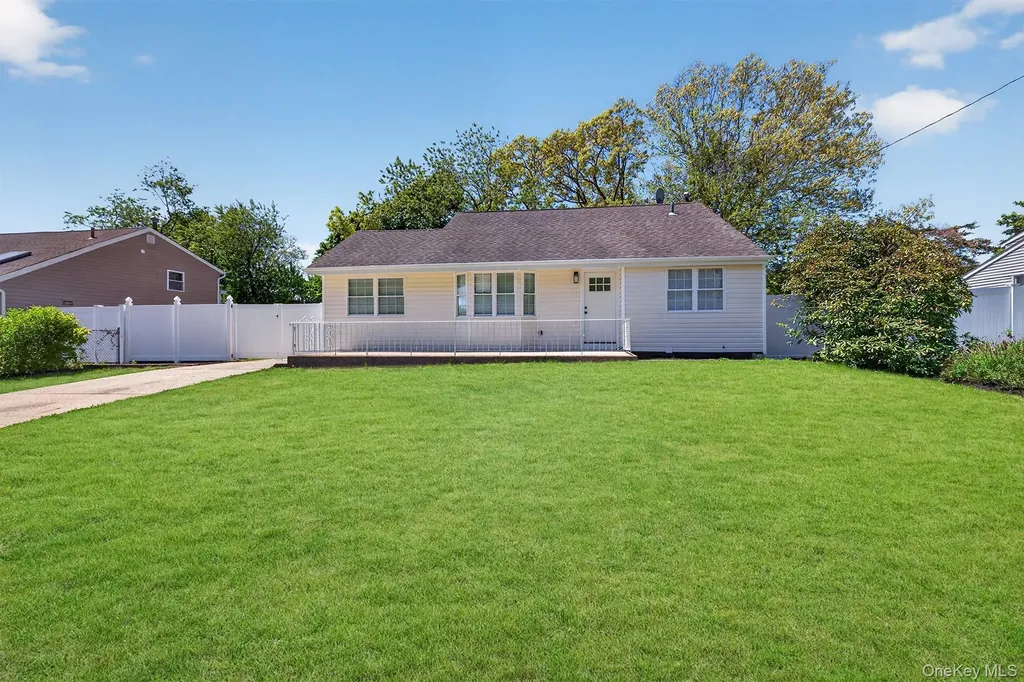 23 Champlain Street Port Jefferson NY 11776