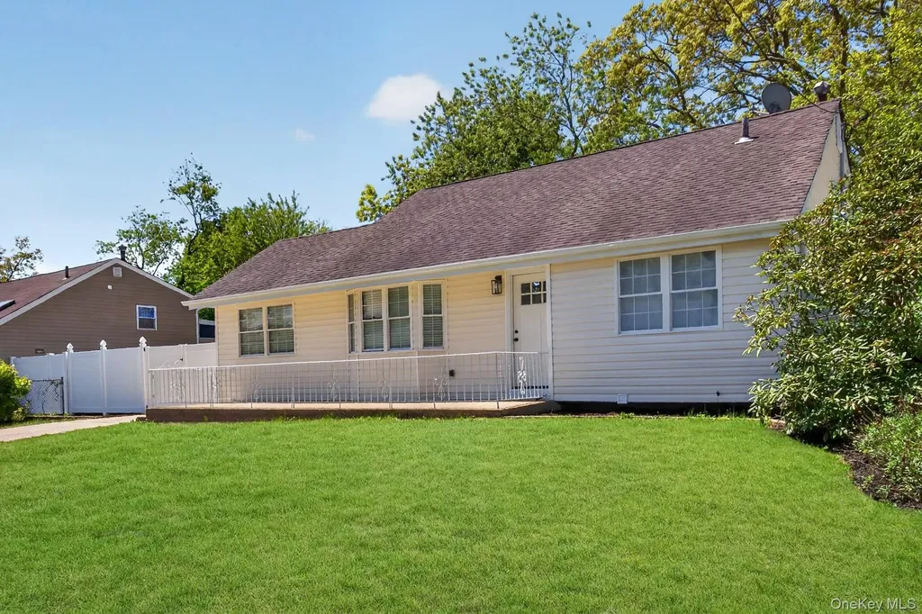 23 Champlain Street Port Jefferson NY 11776