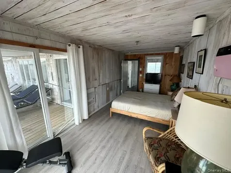 71 Bayview Walk Cherry Grove NY 11782