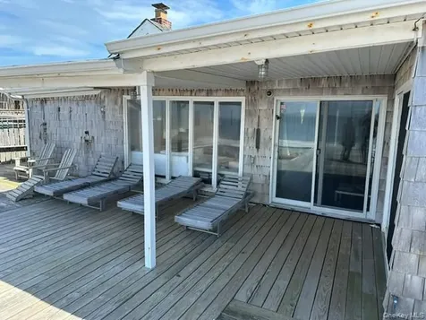 71 Bayview Walk Cherry Grove NY 11782