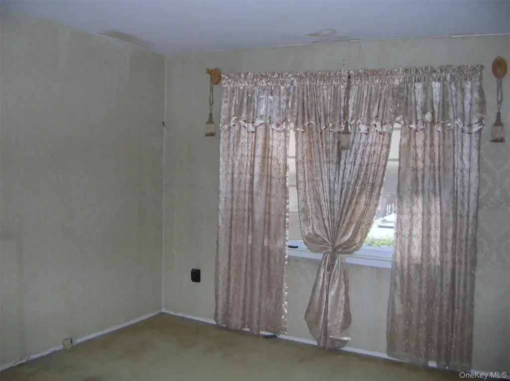 57-04 Cloverdale Boulevard Oakland Gardens NY 11364