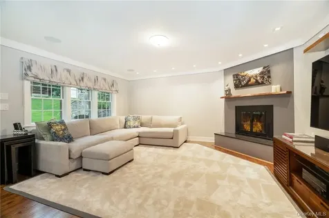 10 Loewen Court Rye NY 10580
