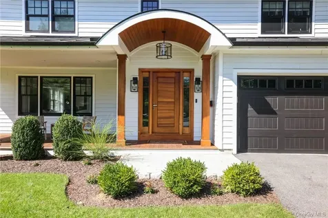 10 Loewen Court Rye NY 10580