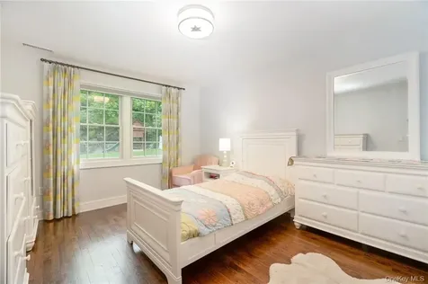 10 Loewen Court Rye NY 10580
