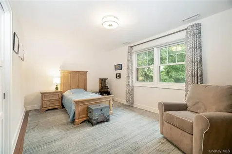 10 Loewen Court Rye NY 10580