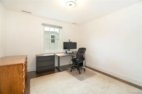 10 Loewen Court Rye NY 10580
