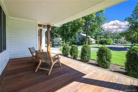 10 Loewen Court Rye NY 10580