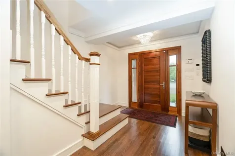 10 Loewen Court Rye NY 10580