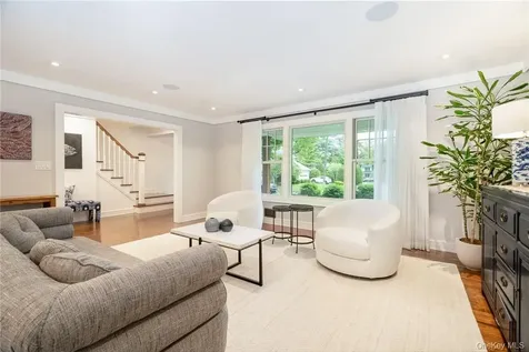 10 Loewen Court Rye NY 10580