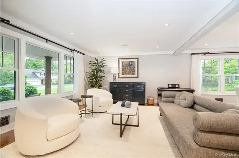 10 Loewen Court Rye NY 10580