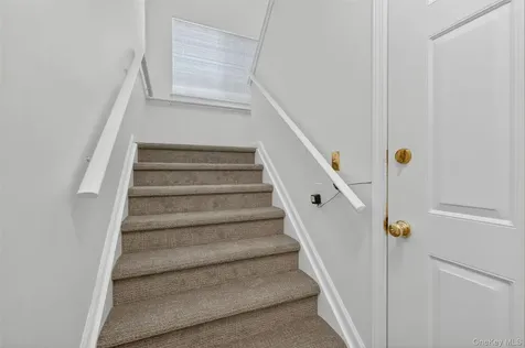 204 Autumn Lane Brewster NY 10509