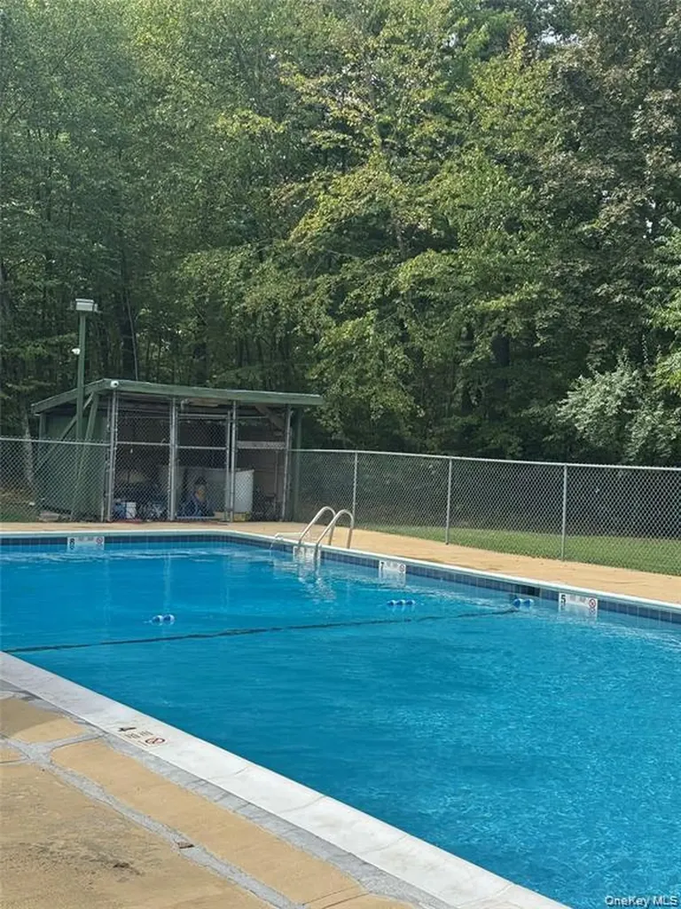313 Fox Run Lane Carmel NY 10512