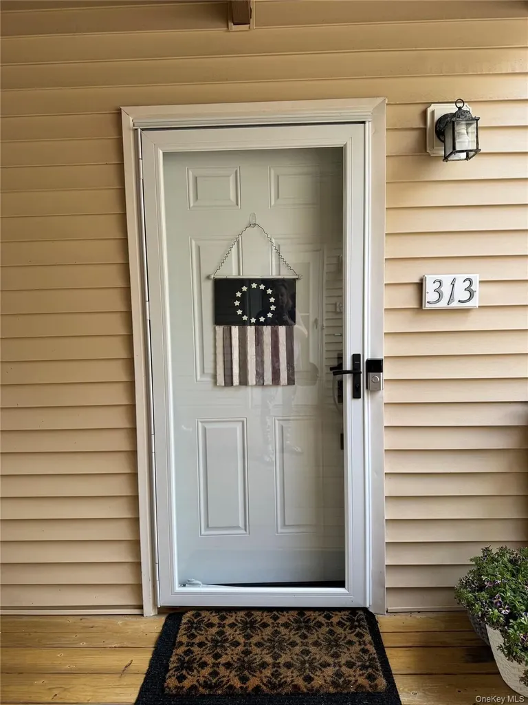 313 Fox Run Lane Carmel NY 10512