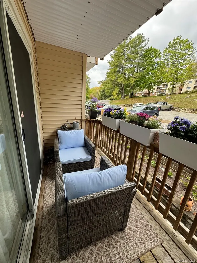 313 Fox Run Lane Carmel NY 10512
