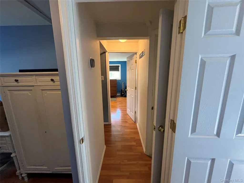 49 Flagstone Lane Westbury NY 11590