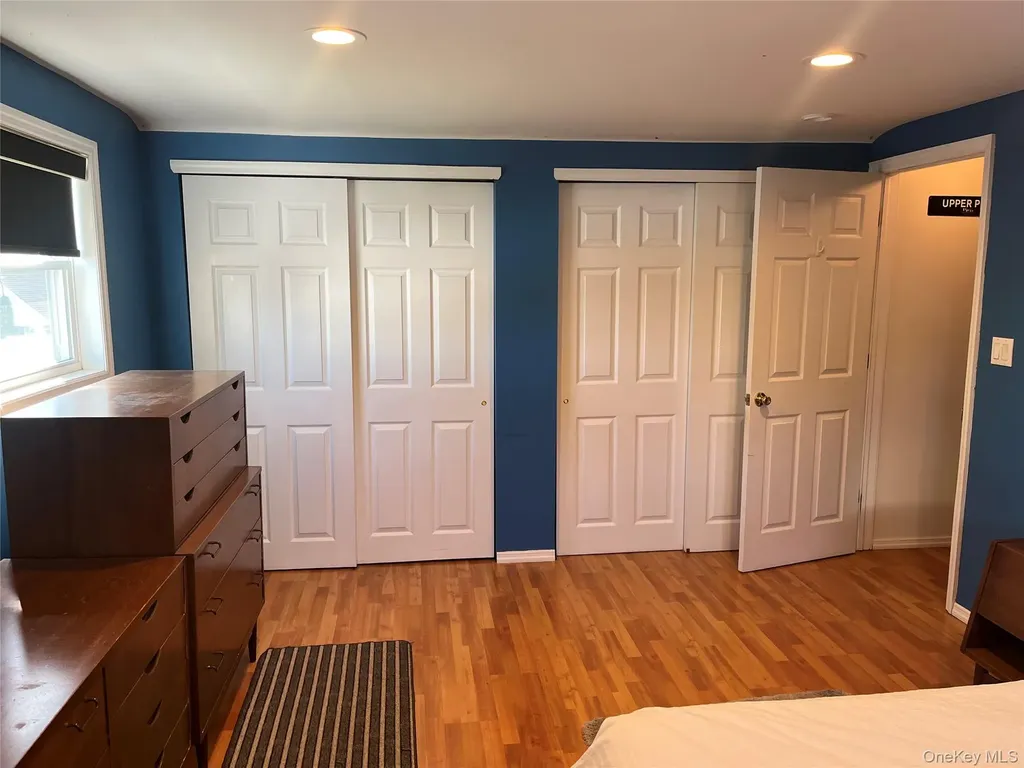 49 Flagstone Lane Westbury NY 11590