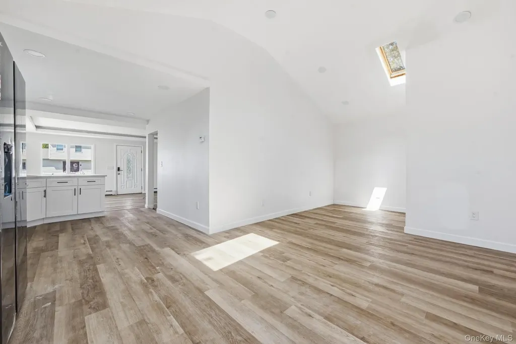 284 15th Street West Babylon NY 11704