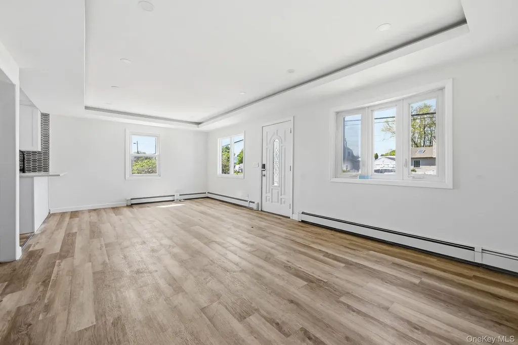 284 15th Street West Babylon NY 11704
