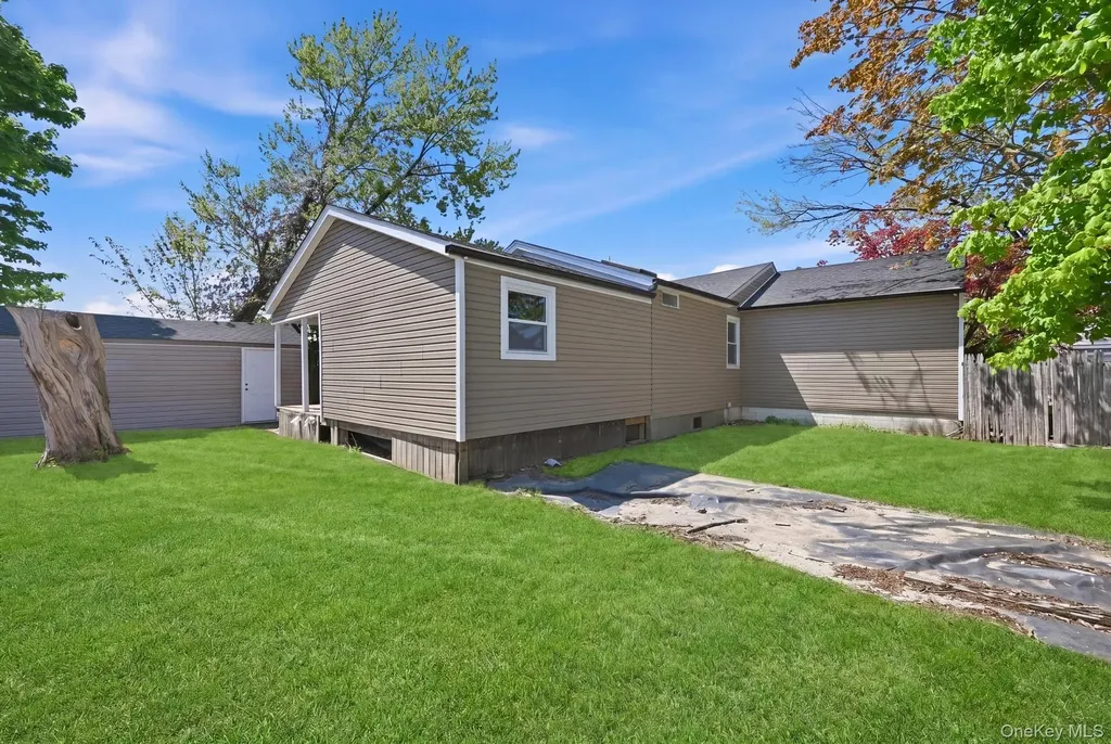 284 15th Street West Babylon NY 11704