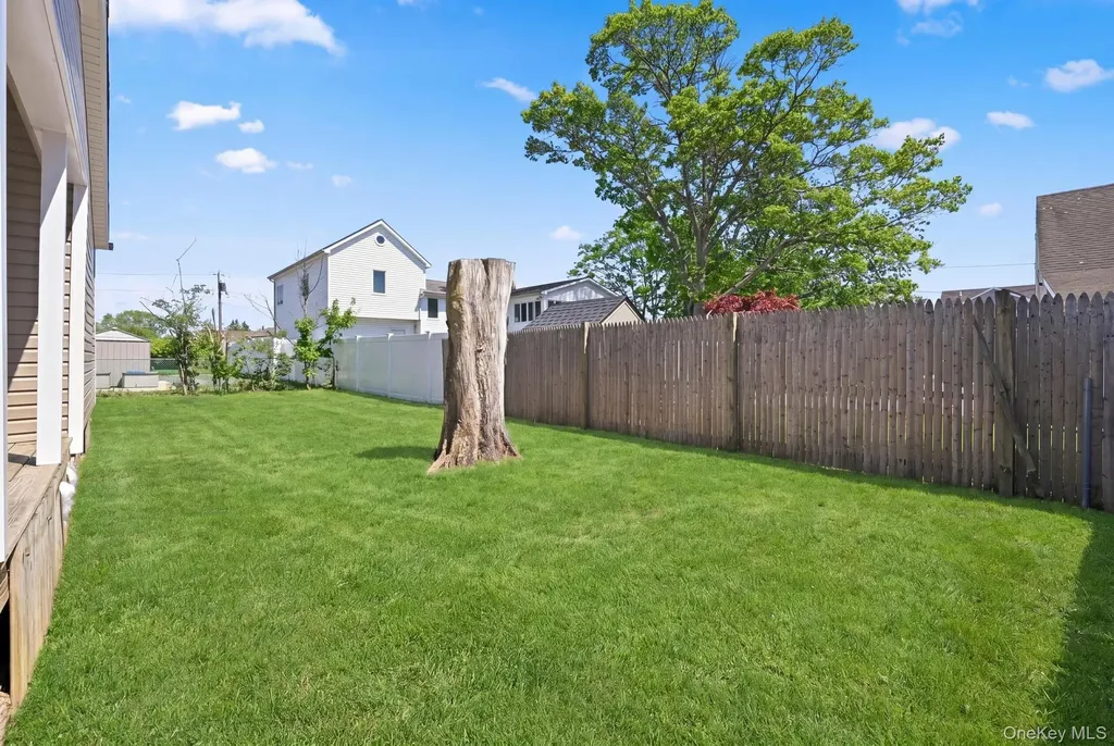 284 15th Street West Babylon NY 11704