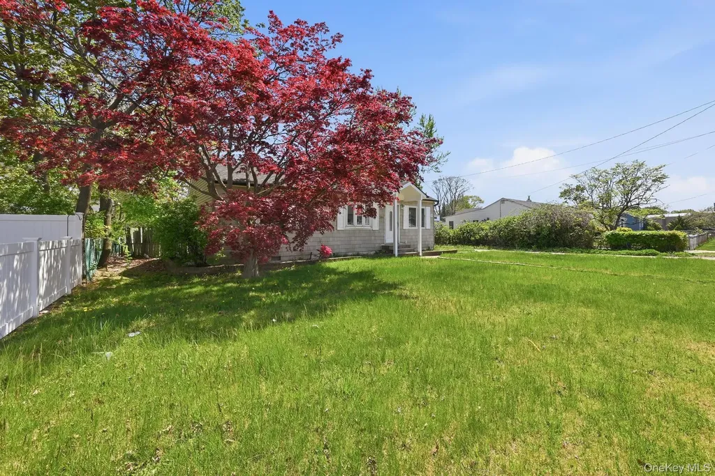 284 15th Street West Babylon NY 11704